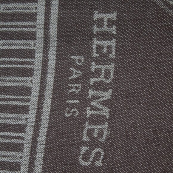 HERMES Scarf Shawl Wrap Stole 65% Cashmere 35% Silk Multicolor Used - Picture 11 of 14